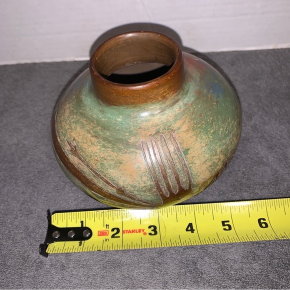 Brown Pottery Studio Art Vase Signed Julio  Flores Chulucanas PERU - Nazca Lines - Picture 7 of 7